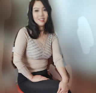 翘班去干同事小胖的妈刘阿姨