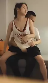 【小马寻欢】3500网约极品外围女神，风骚淫荡从沙发到床上到镜子前，淫荡指数报表佳作