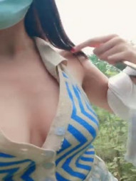 爆乳美少妇勾搭田里除草大爷，草还没除完就被叫来干穴太过分了 田里老汉腰杆子就是硬爆干少妇求饶