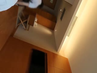 和小秘书在家里偷情，从椅子操到沙发。