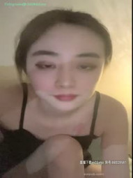 身材一级棒，话很多的奔放型的女神，换上女仆装更显身材了，后入她的翘美臀是最佳姿势 2