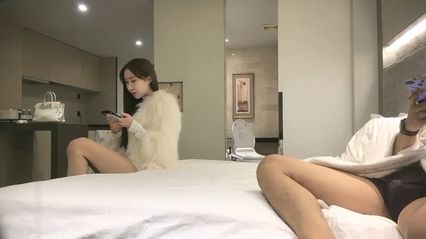 极品探花 外围界的天花板，穿着超性感情趣睡衣的美女在床上，谁能把持得住 只想直挺的鸡巴赶紧插入到骚逼大力抽插