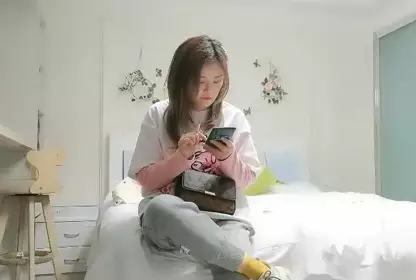 十一点探花12-21健身室妹子